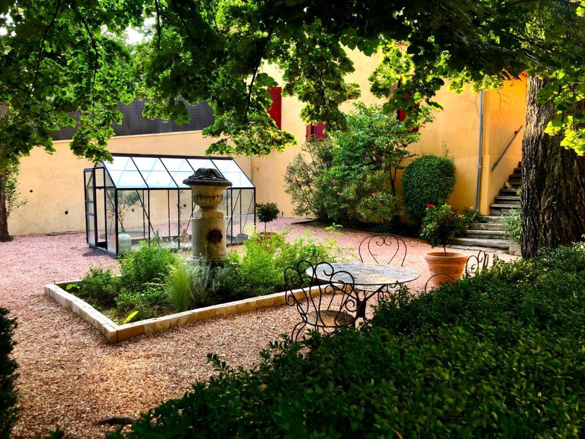 Villa with Garden View